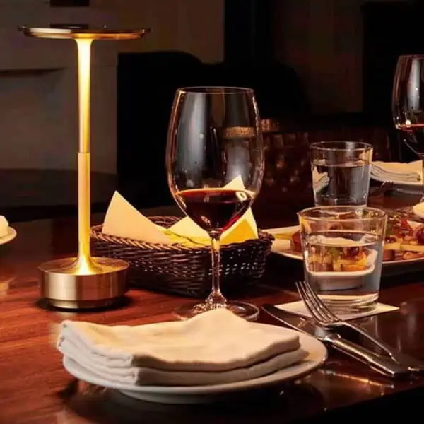 Restaurant beautiful table lamp